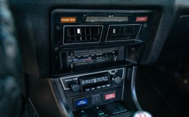 Datsun-280Z-5-spd-Coupe-1977-2-Door-Coupe-39