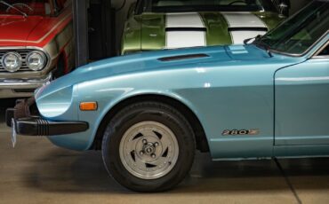 Datsun-280Z-5-spd-Coupe-1977-2-Door-Coupe-4