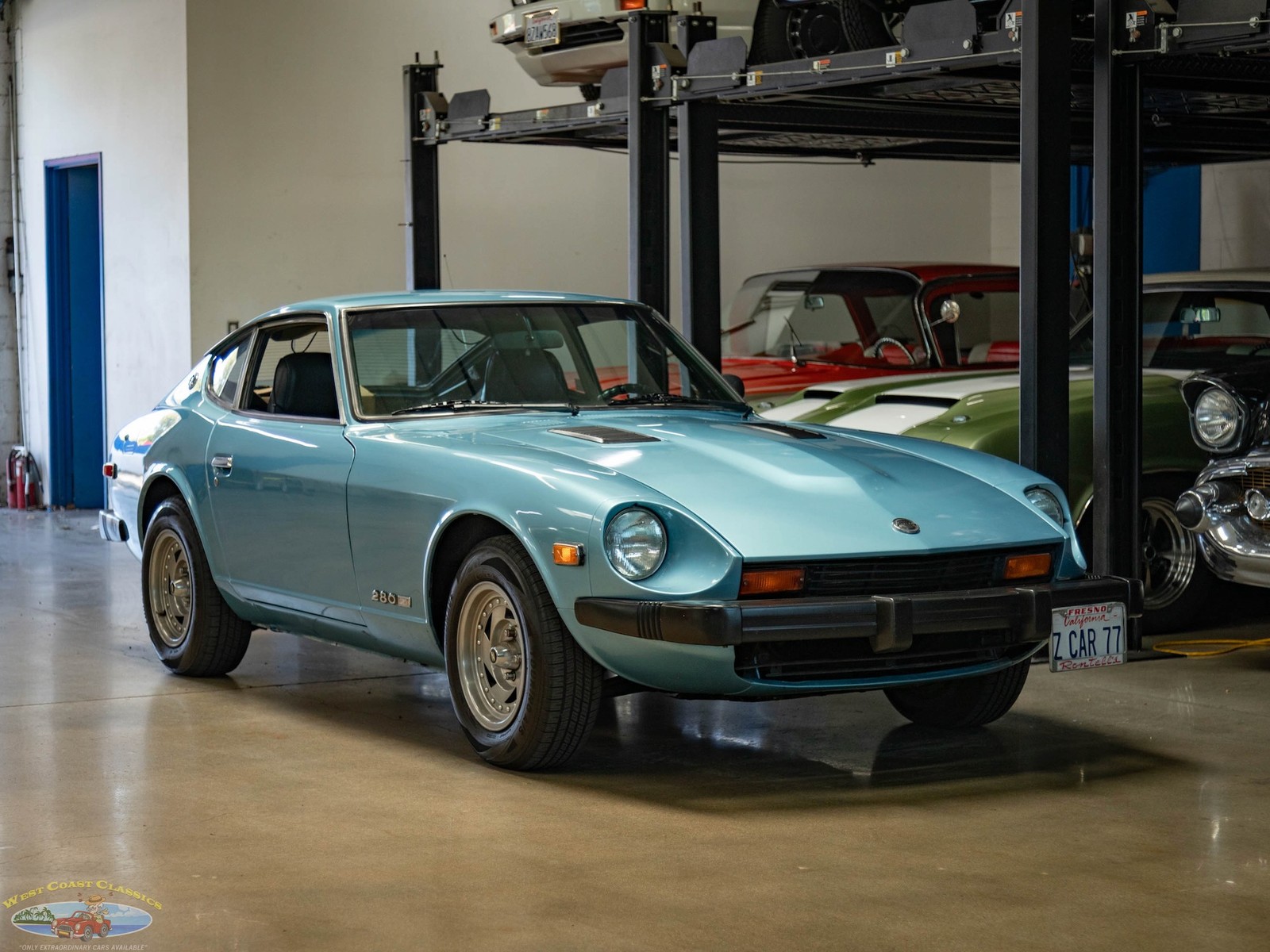 Datsun-280Z-5-spd-Coupe-1977-2-Door-Coupe-9