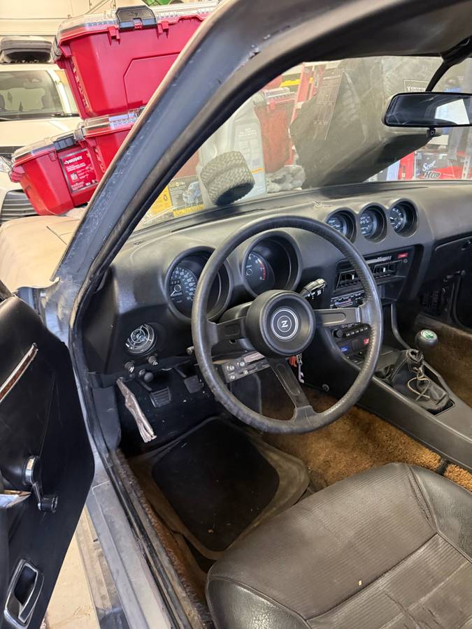 Datsun-280z-1978-custom-6