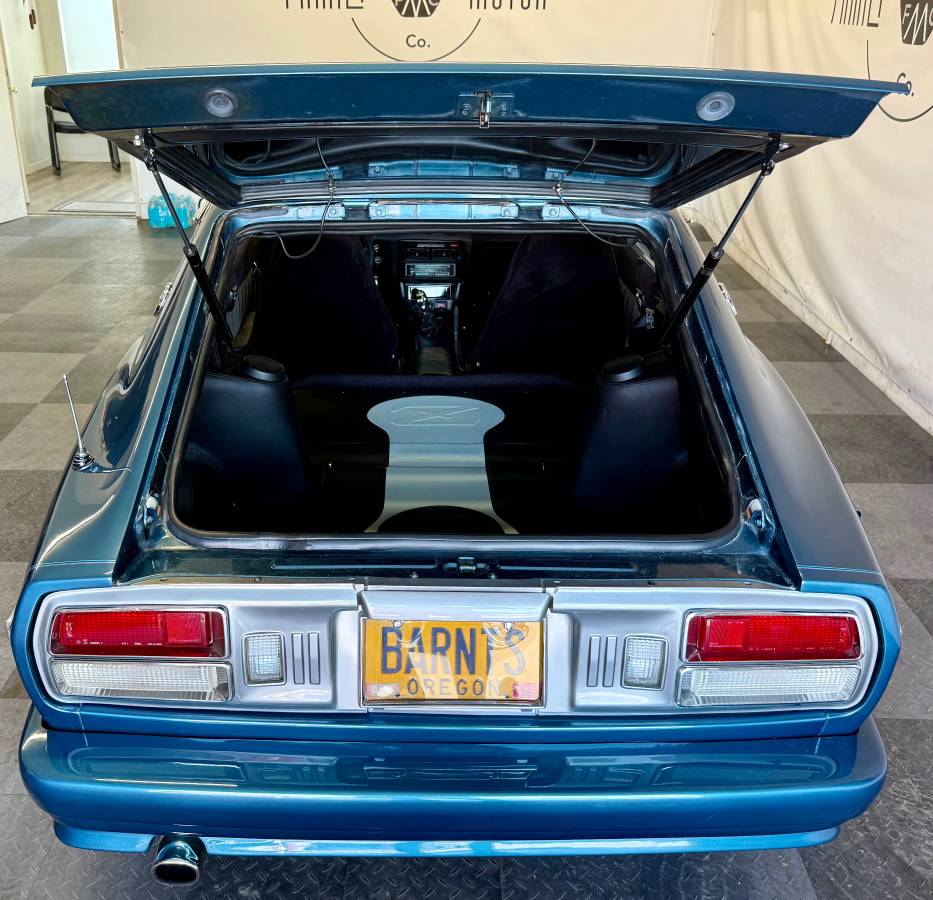 Datsun-280zx-1976-custom-13