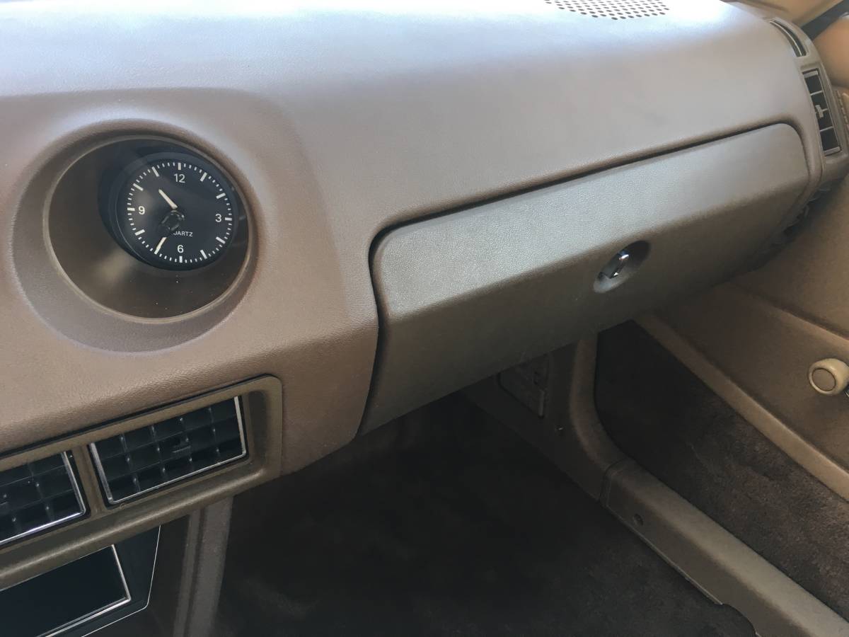 Datsun-280zx-1979-brown-9