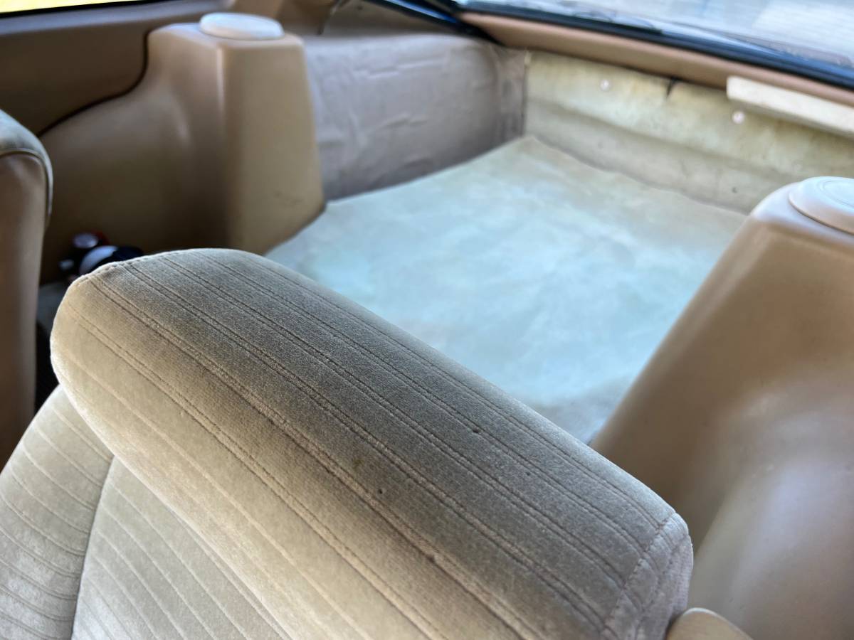 Datsun-280zx-1982-brown-19