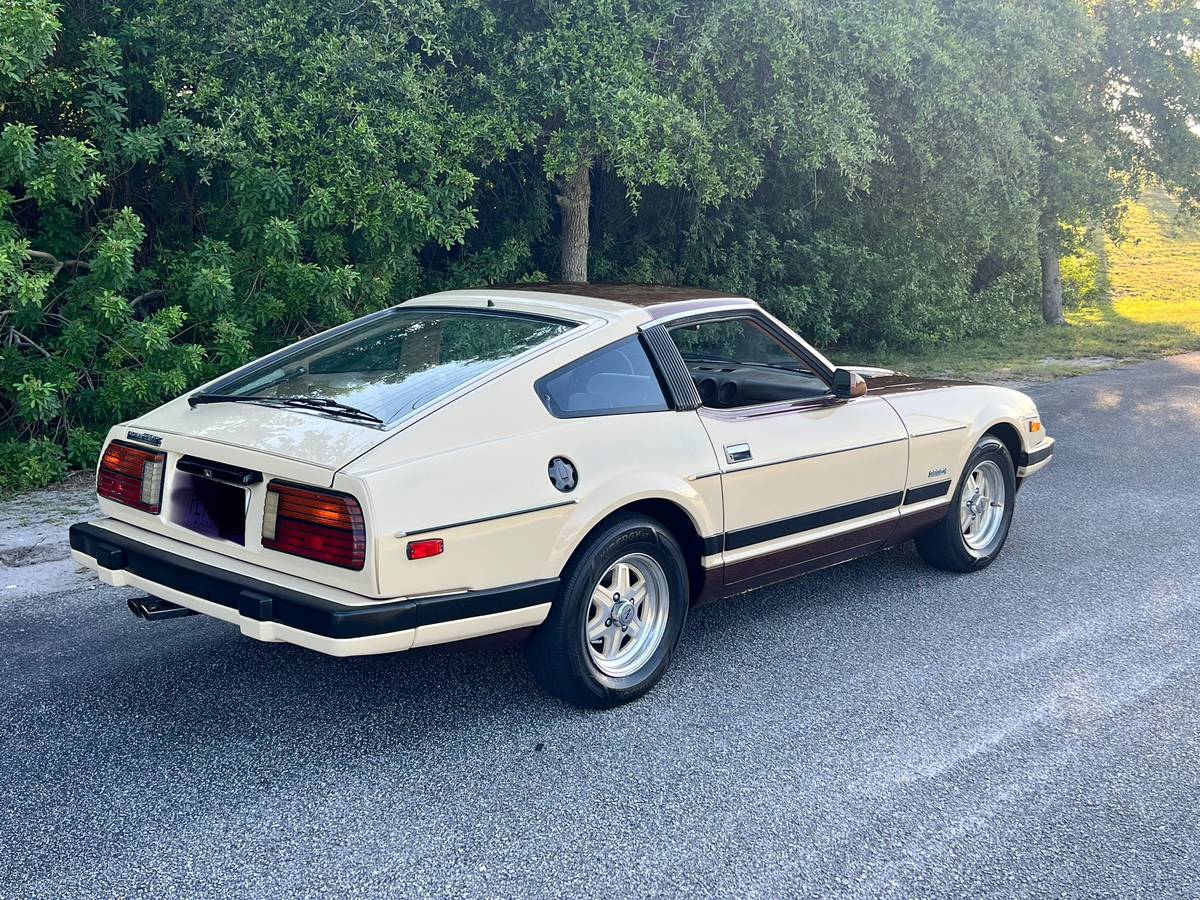 Datsun-280zx-1982-brown-2
