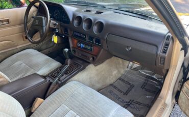 Datsun-280zx-1982-brown-21