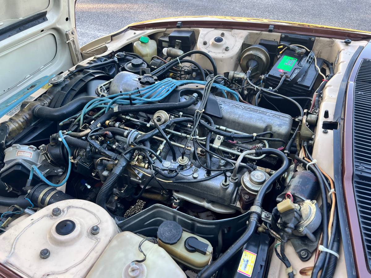 Datsun-280zx-1982-brown-8