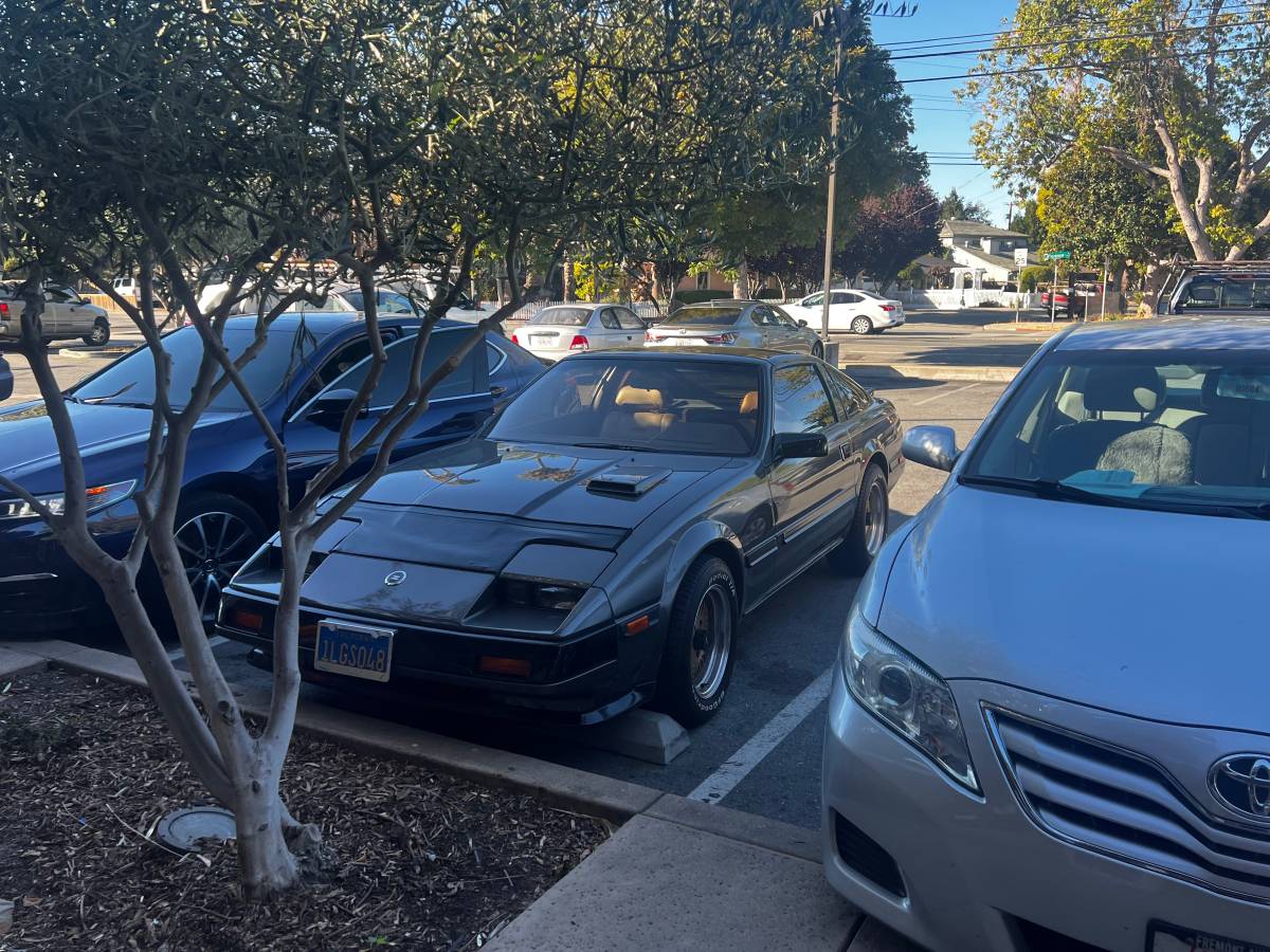 Datsun-300zx-1984-grey-3
