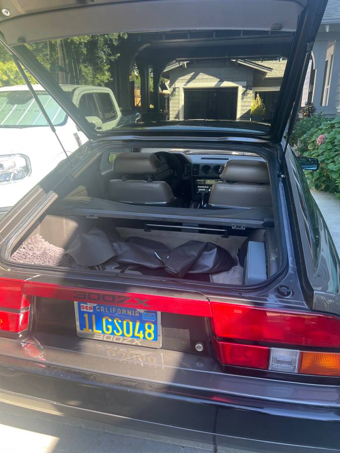Datsun-300zx-1984-grey-4