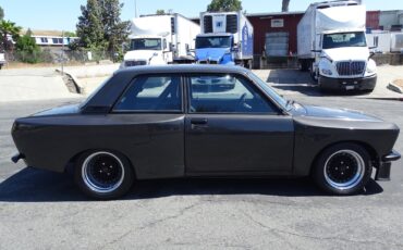 Datsun-510-1973-Coupe-2