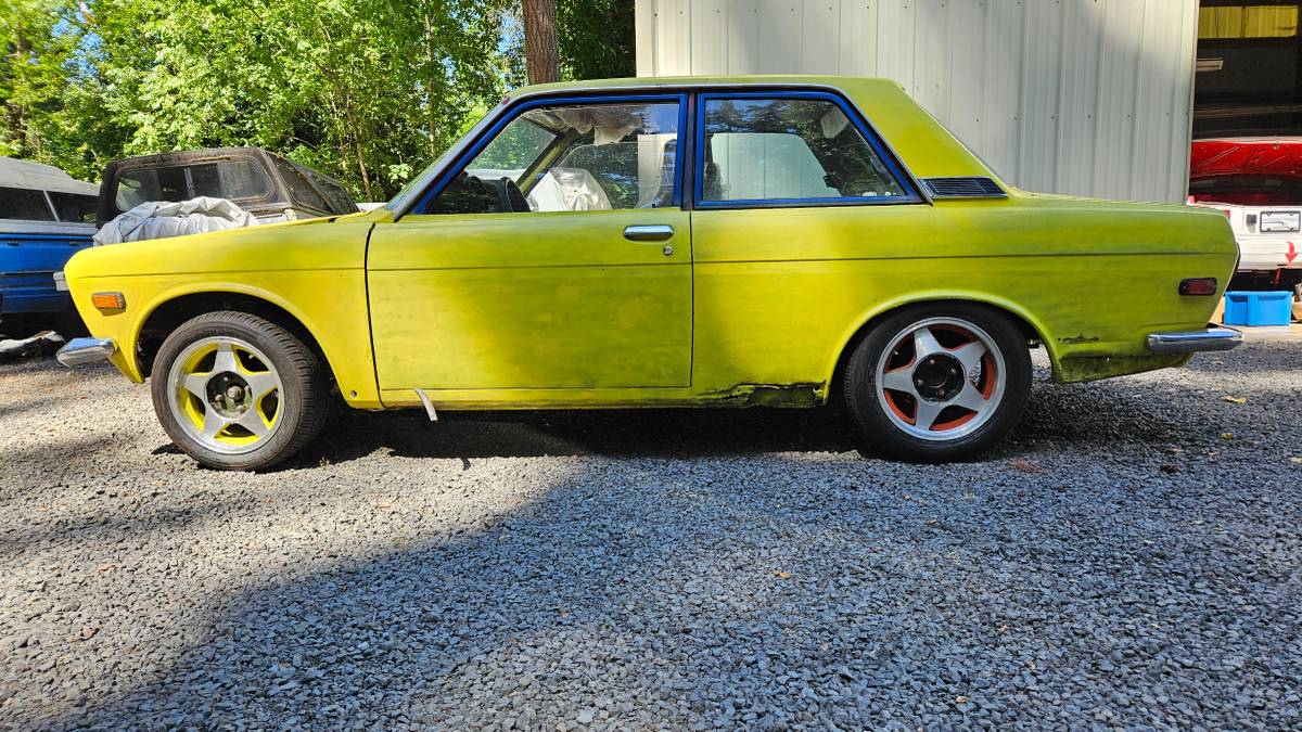 Datsun-510-1973-yellow-13