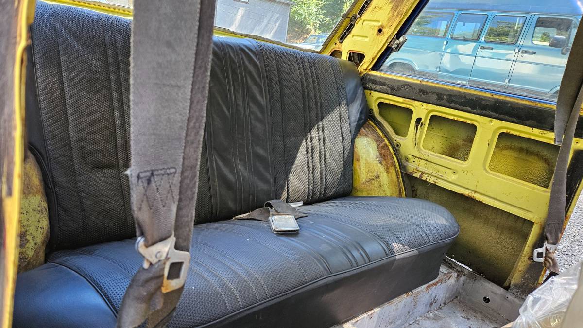 Datsun-510-1973-yellow-5