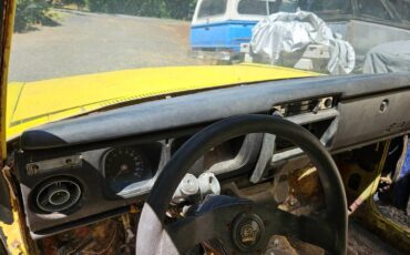 Datsun-510-1973-yellow-7