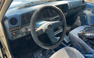 Datsun-510-1979-white-2
