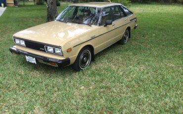 Datsun-510-1980-yellow-3