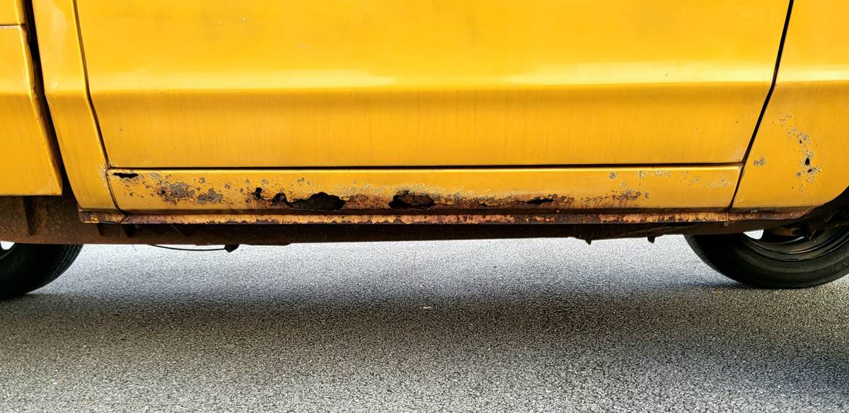 Datsun-620-1973-yellow-10