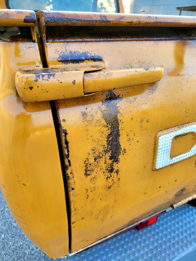 Datsun-620-1973-yellow-11