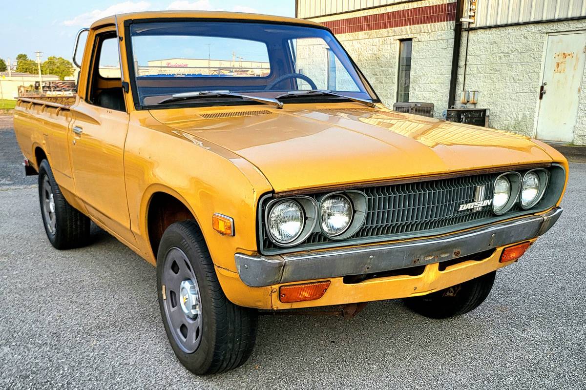 Datsun-620-1973-yellow-17