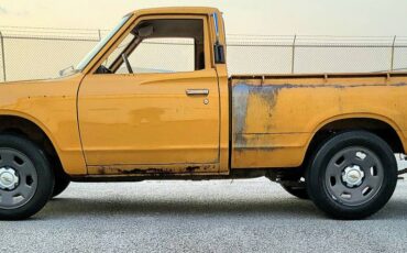 Datsun-620-1973-yellow-5