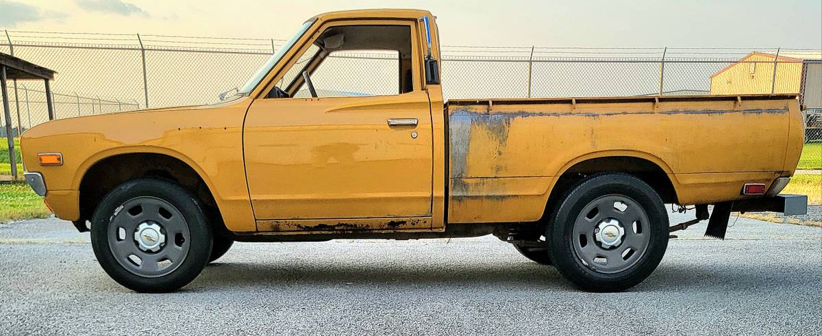 Datsun-620-1973-yellow-5