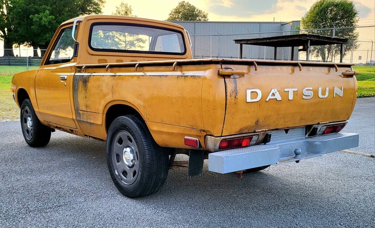 Datsun-620-1973-yellow