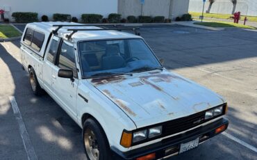 Datsun-720-1980-2