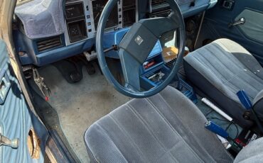 Datsun-720-1980-9