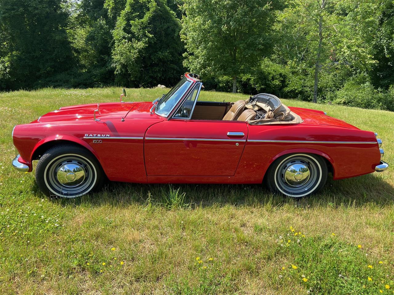 Datsun-Roadster-1968-Red-Tan-1