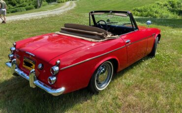Datsun-Roadster-1968-Red-Tan-10