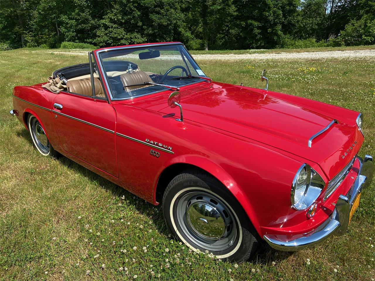 Datsun-Roadster-1968-Red-Tan-12