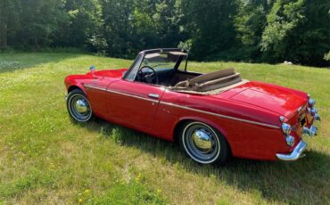 Datsun-Roadster-1968-Red-Tan-2