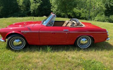 Datsun-Roadster-1968-Red-Tan-6