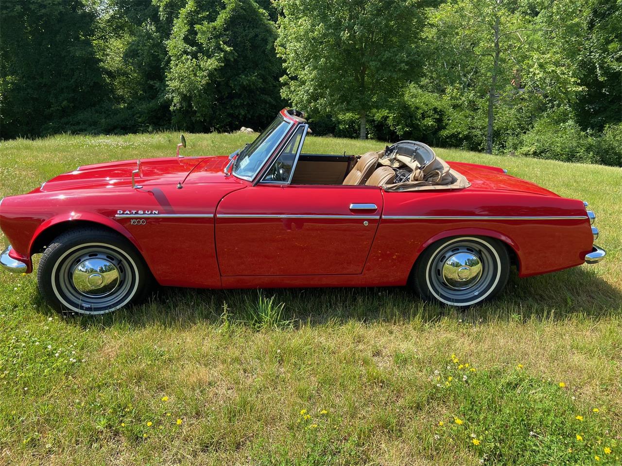 Datsun-Roadster-1968-Red-Tan-6