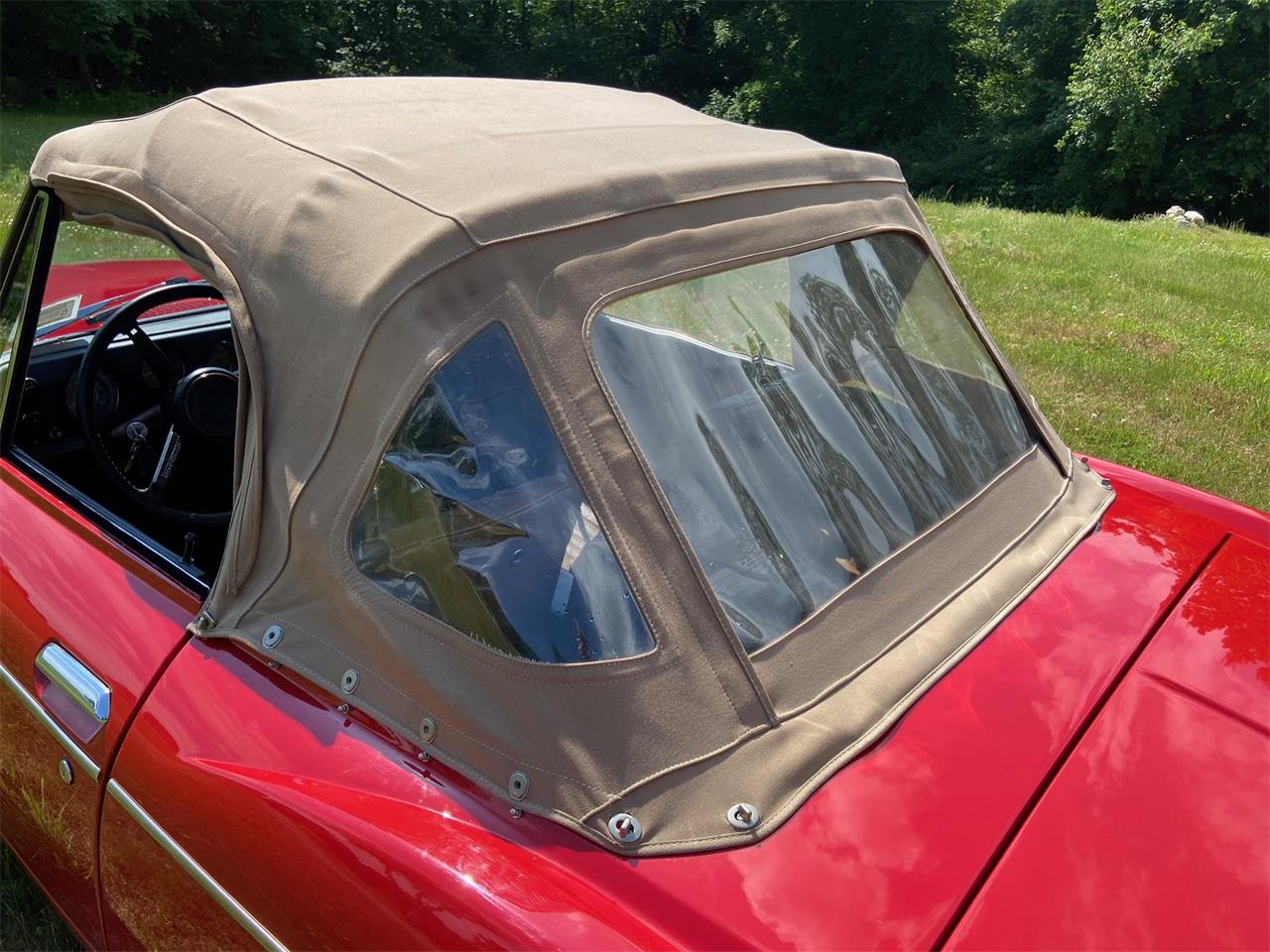 Datsun-Roadster-1968-Red-Tan-8