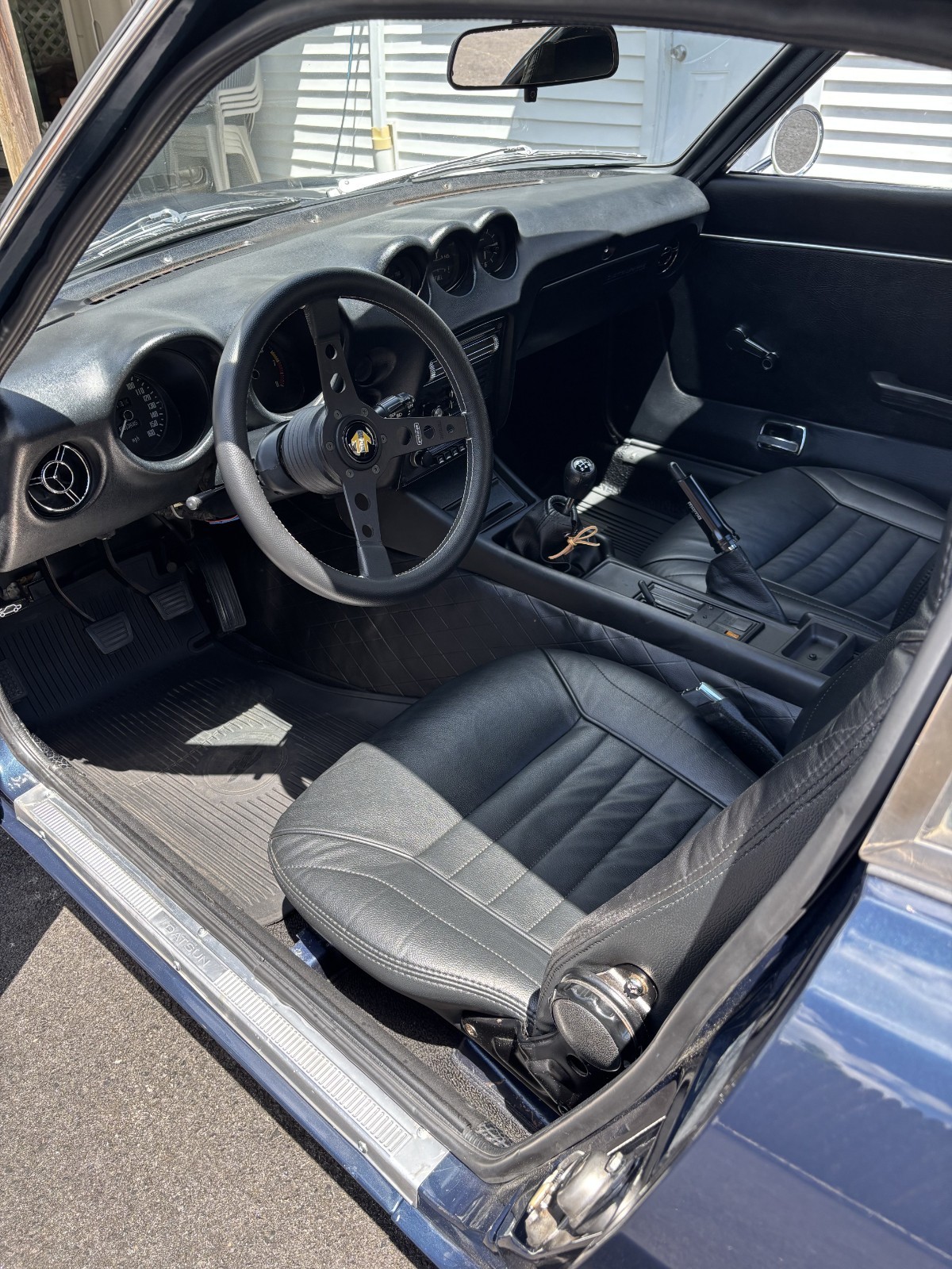 Datsun-Z-Series-1971-Coupe-11