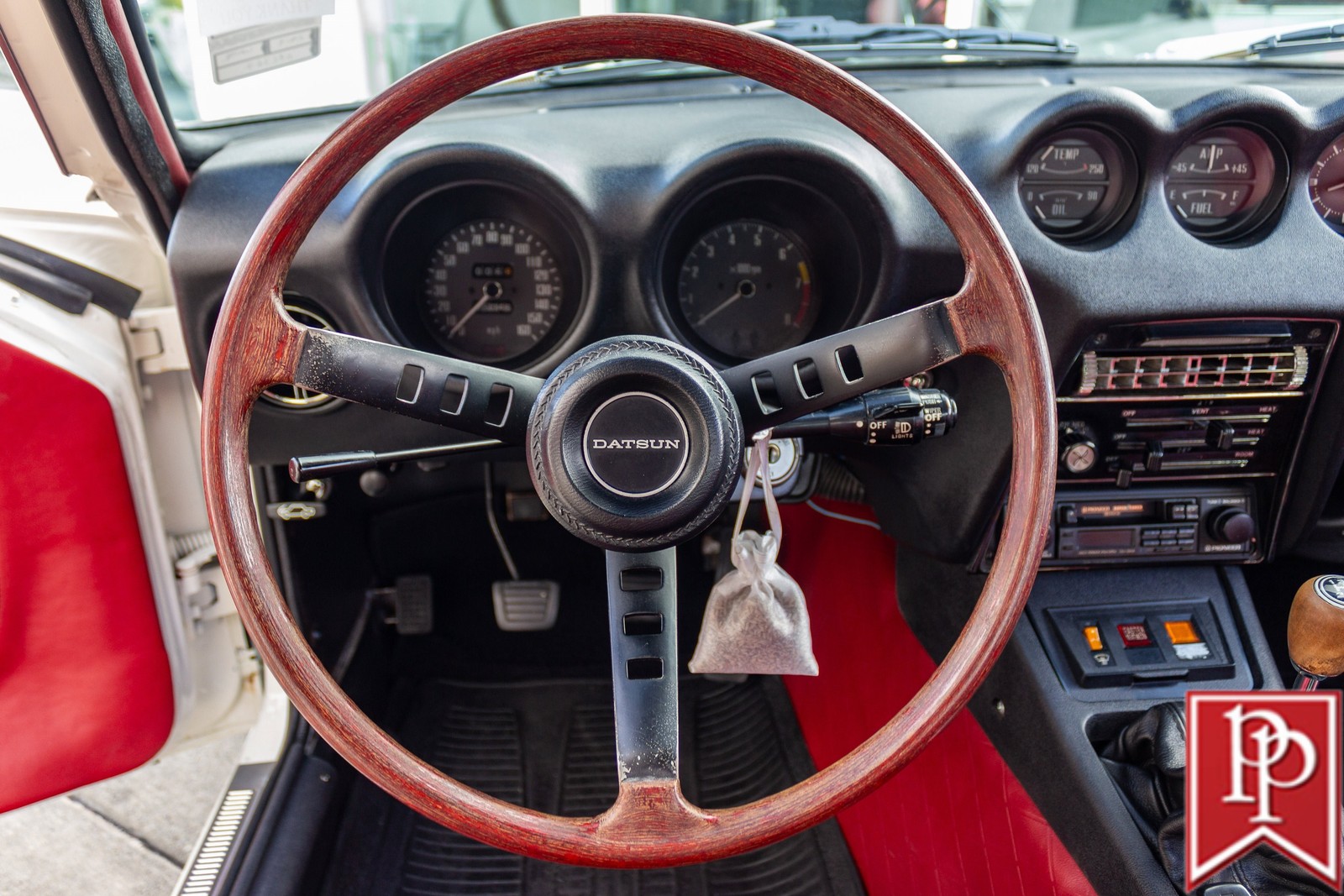 Datsun-Z-Series-1972-Coupe-15