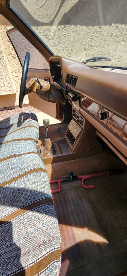 Datsun-pick-up-1983-orange-4