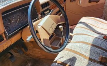 Datsun-pick-up-1983-orange-5