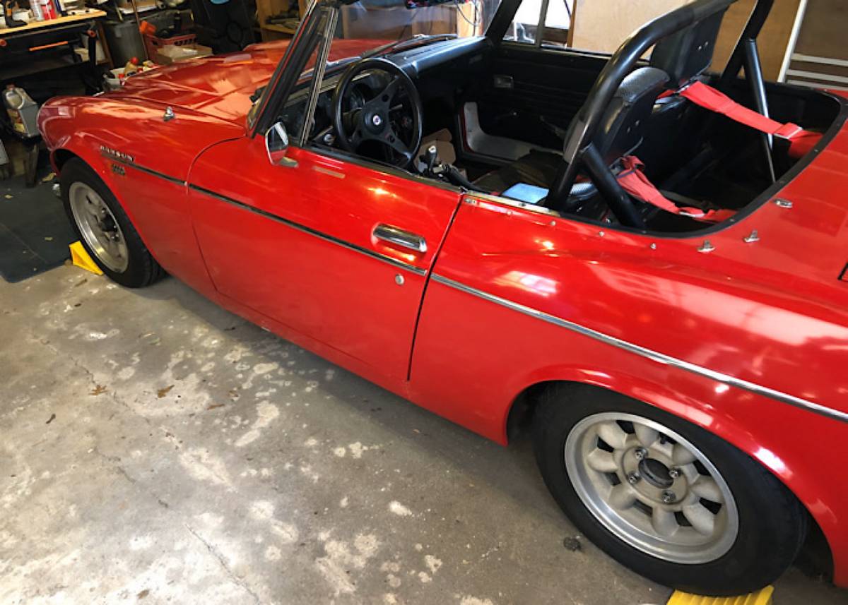 Datsun-sports-2000-roadster-comp-upgrades-1968-red-21