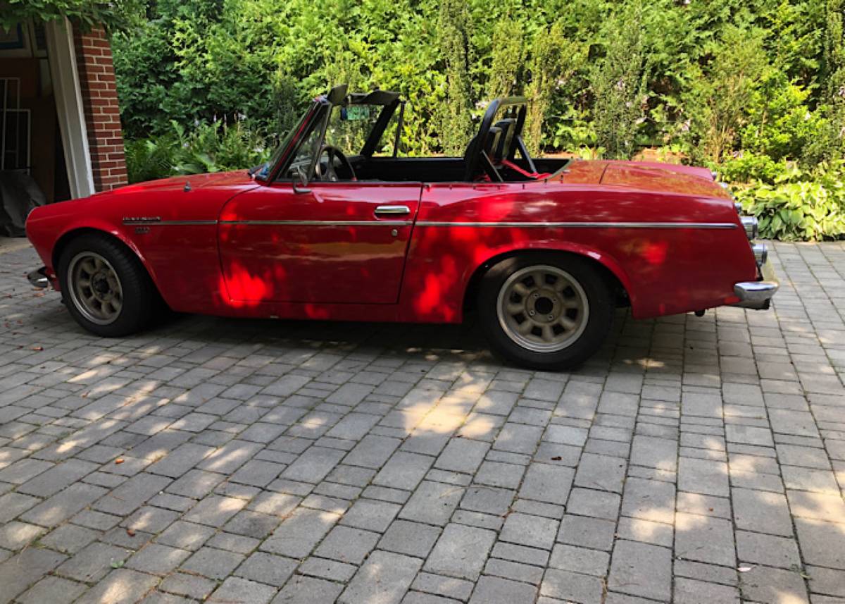 Datsun-sports-2000-roadster-comp-upgrades-1968-red-9