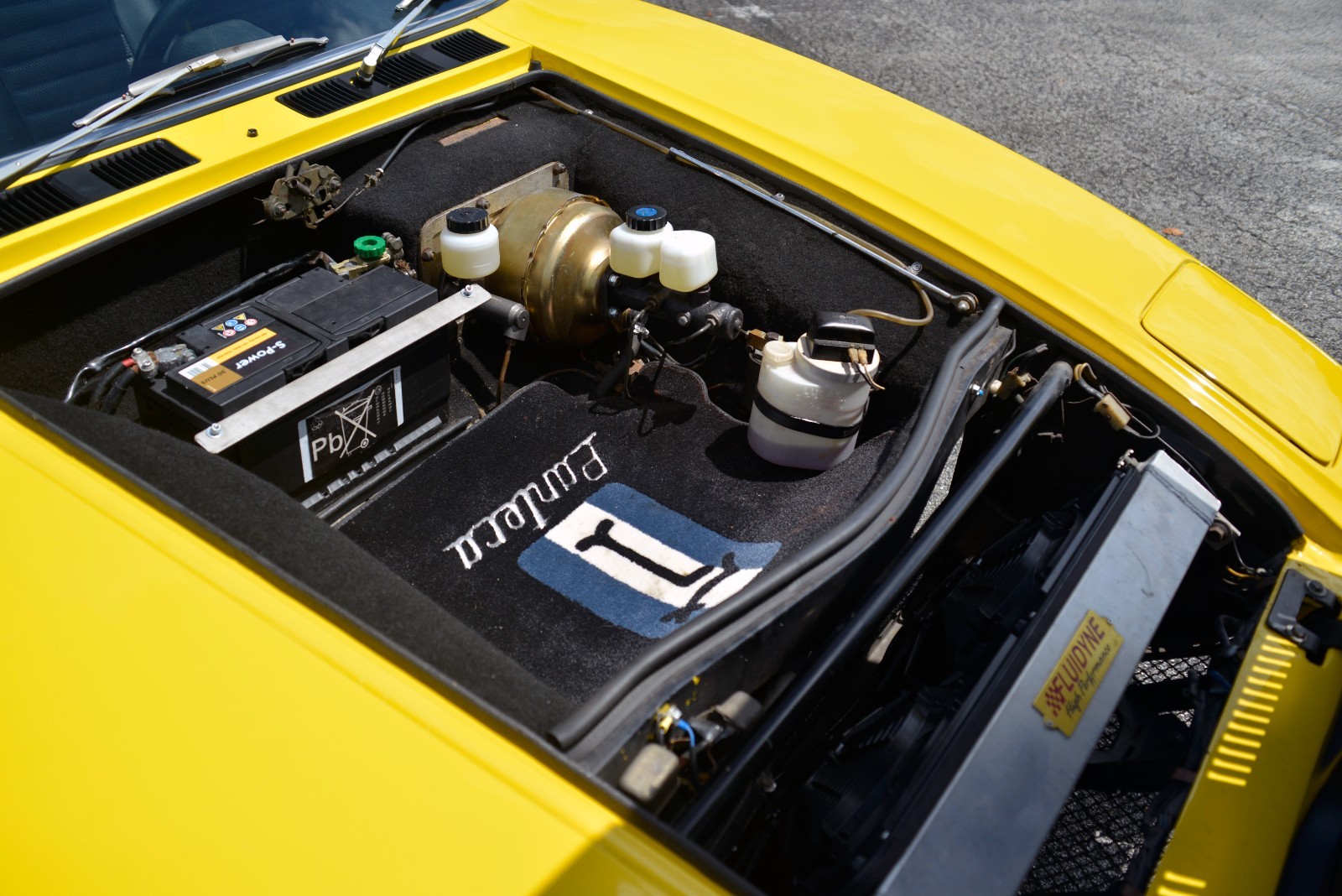 De-Tomaso-Pantera-1972-Coupe-17