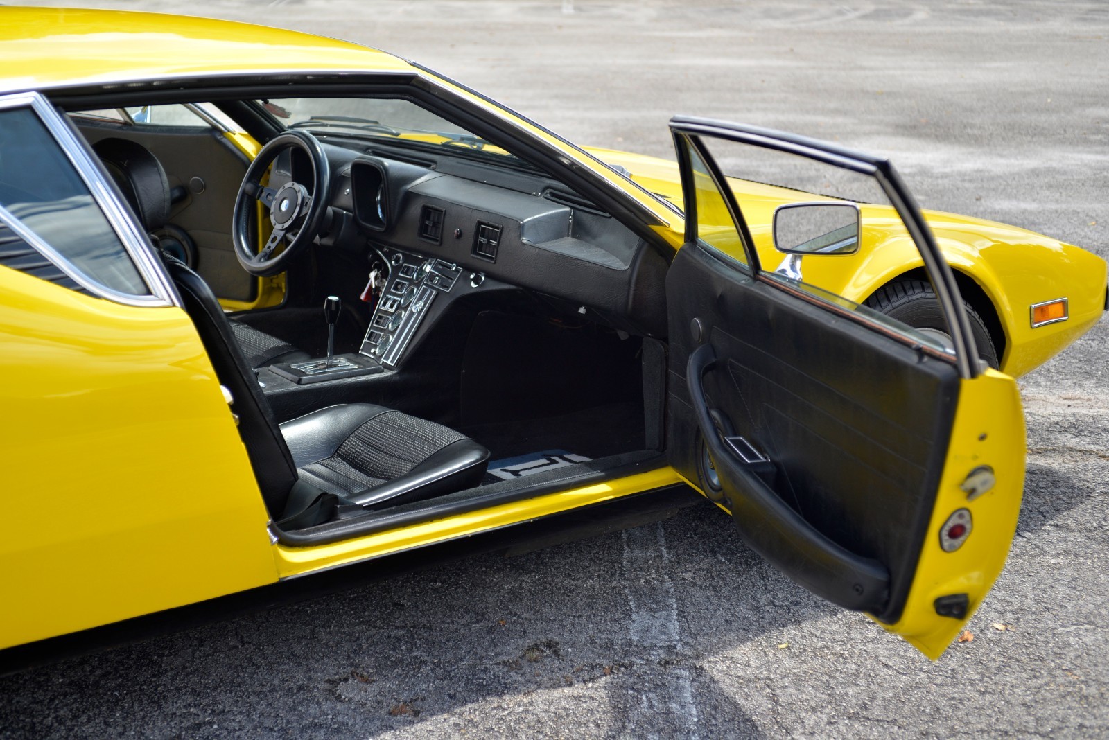 De-Tomaso-Pantera-1972-Coupe-25