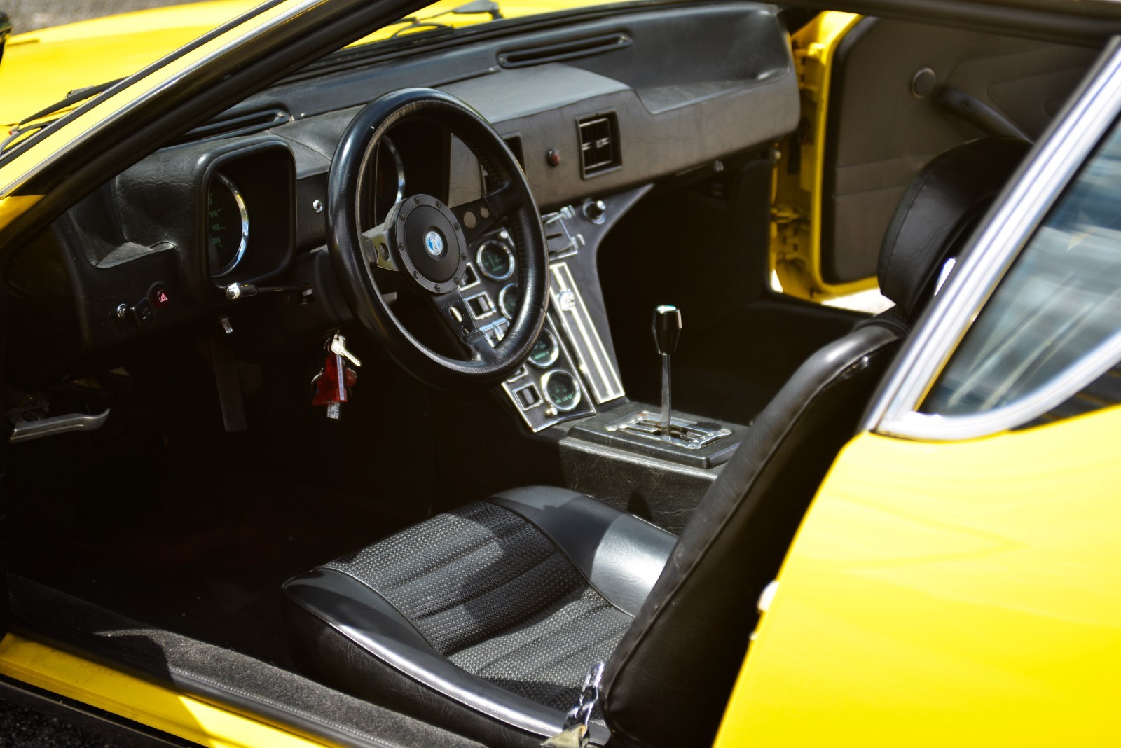 De-Tomaso-Pantera-1972-Coupe-26