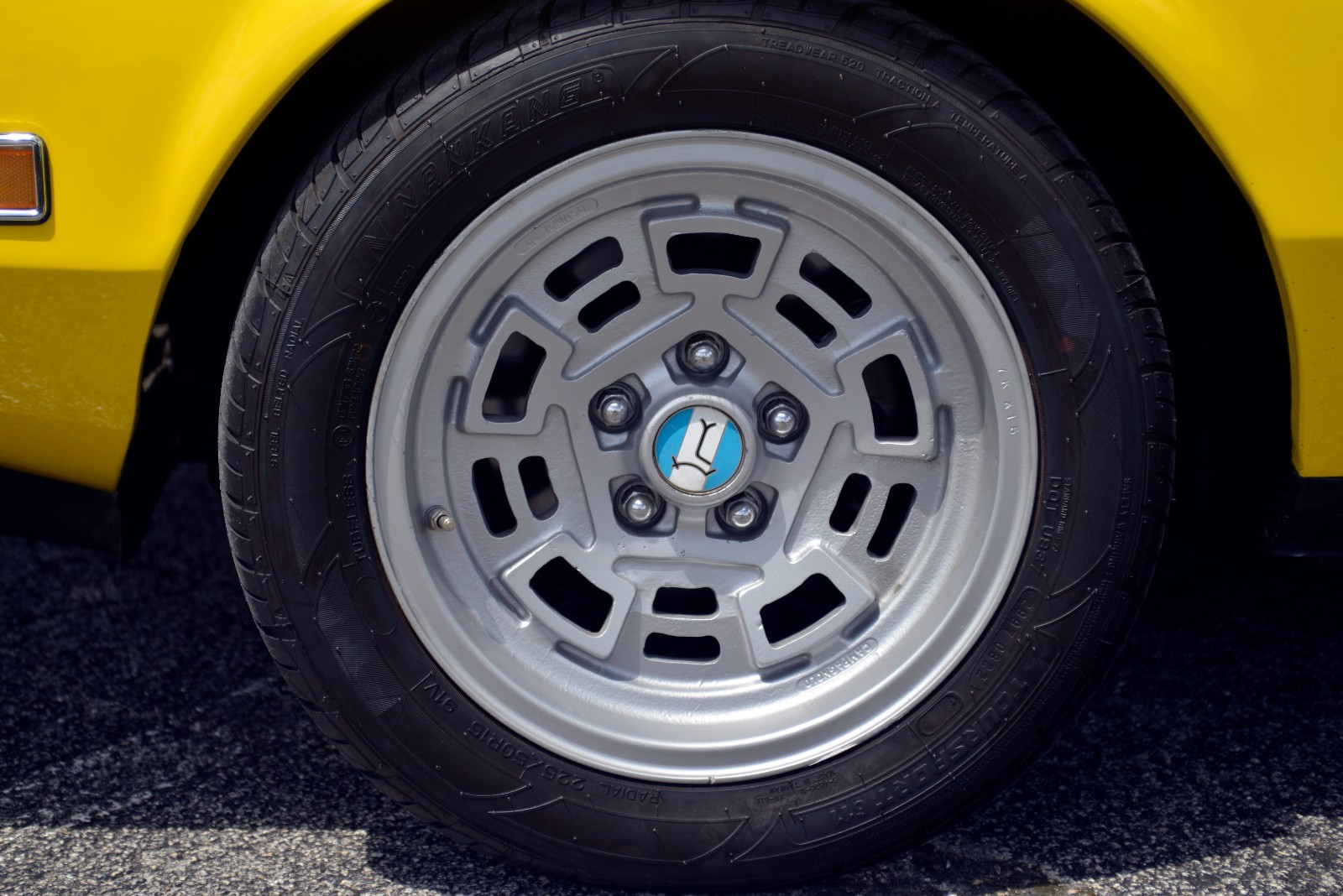 De-Tomaso-Pantera-1972-Coupe-3