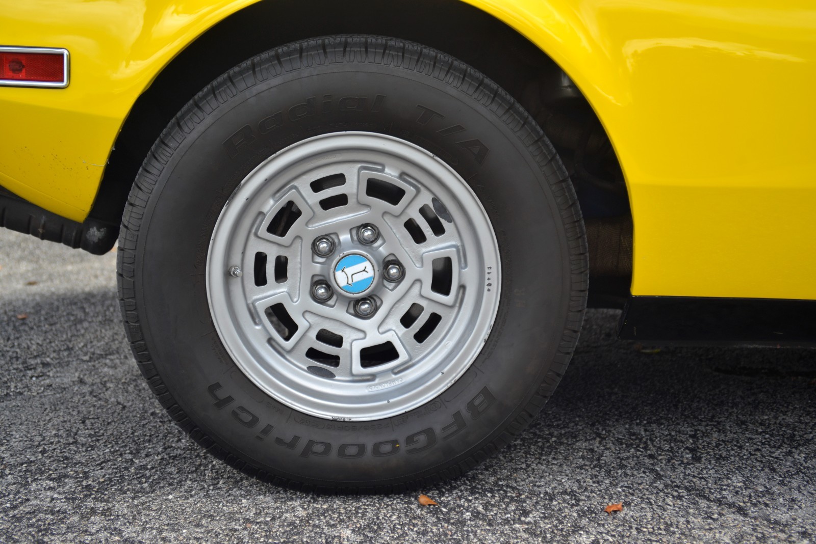 De-Tomaso-Pantera-1972-Coupe-35