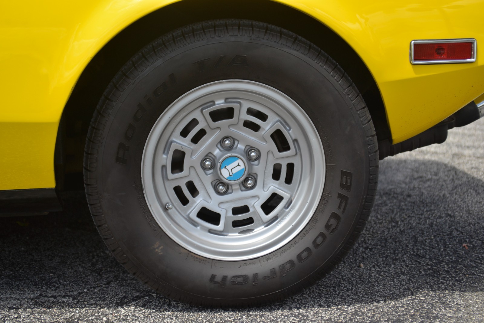 De-Tomaso-Pantera-1972-Coupe-4