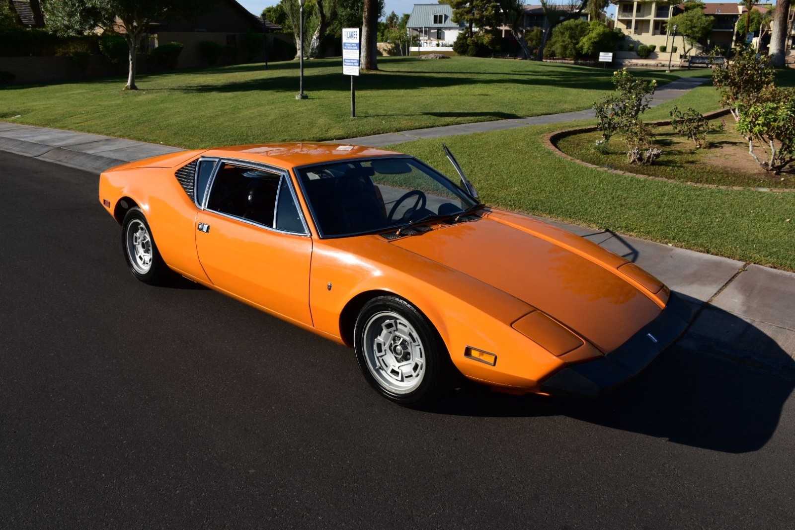 De-Tomaso-Pantera-1972-Coupe-5