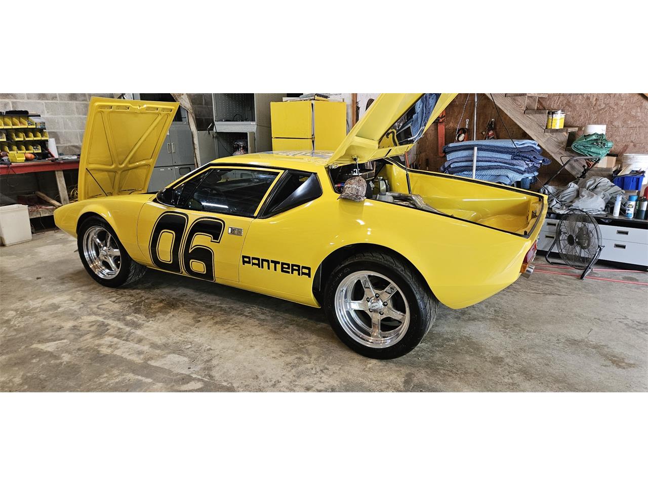 De-tomaso-Pantera-1971-Spa-Yellow-Black-10