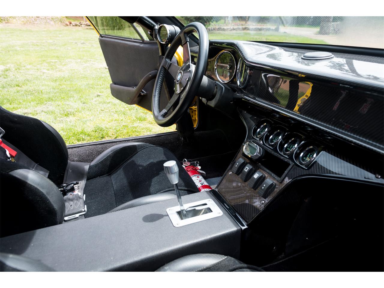 De-tomaso-Pantera-1971-Spa-Yellow-Black-17