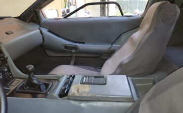 DeLorean-DMC12-1981-Coupe-11