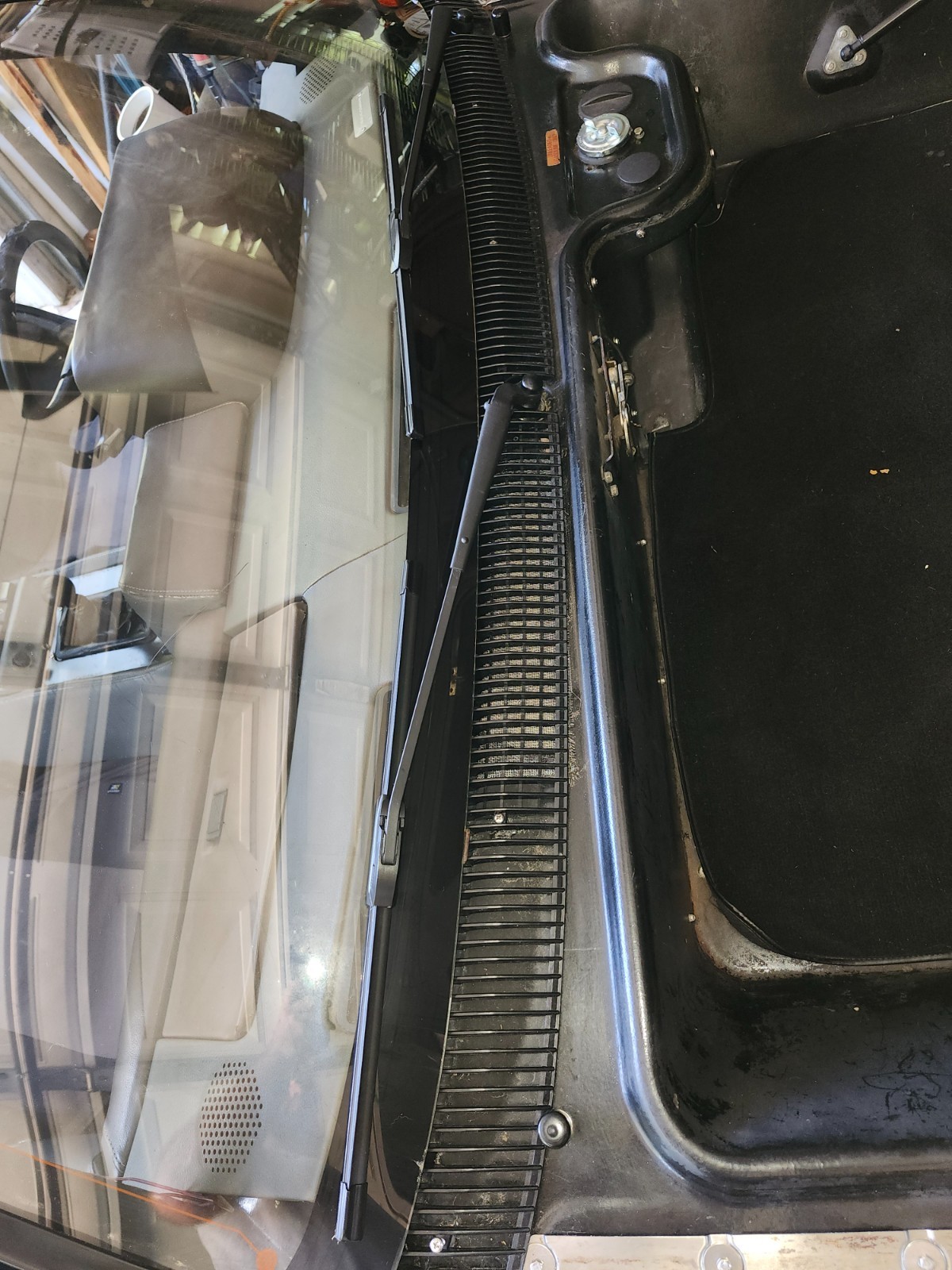DeLorean-DMC12-1981-Coupe-17